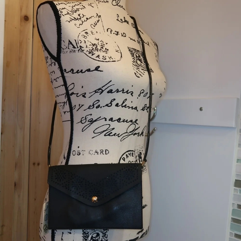 Eyelet Crossbody Purse - Picture 2 of 8